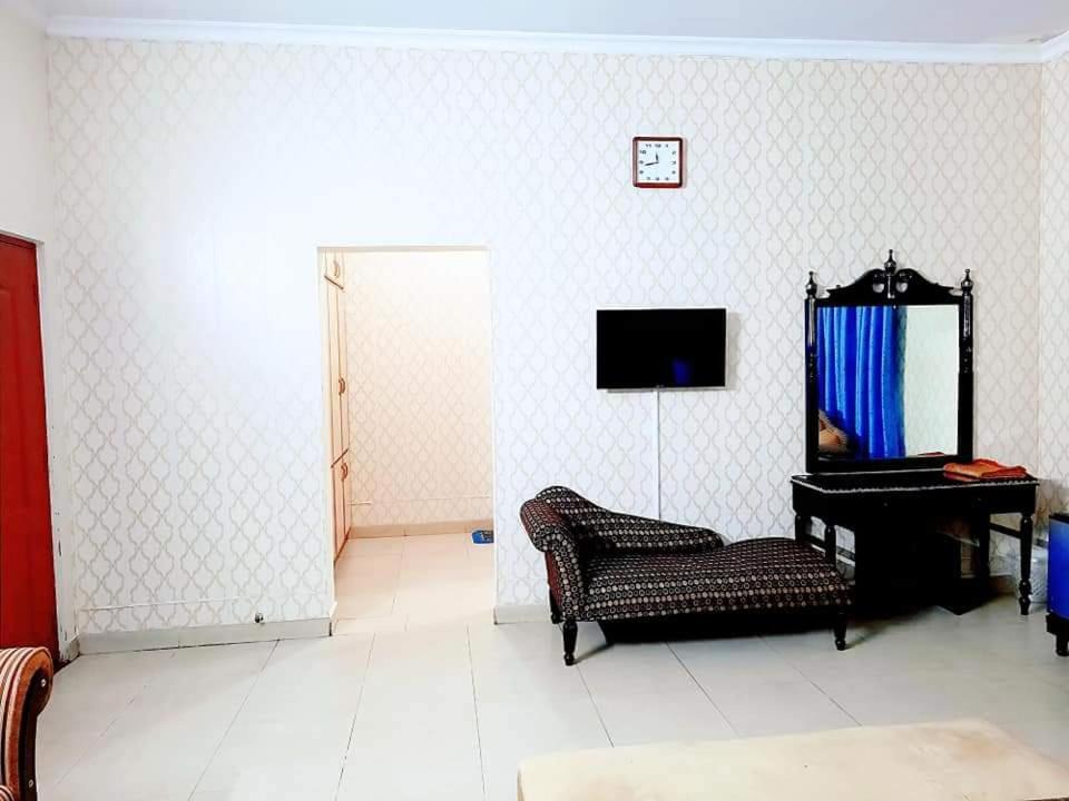 New Pakeeza Hotel Lahore Exterior photo